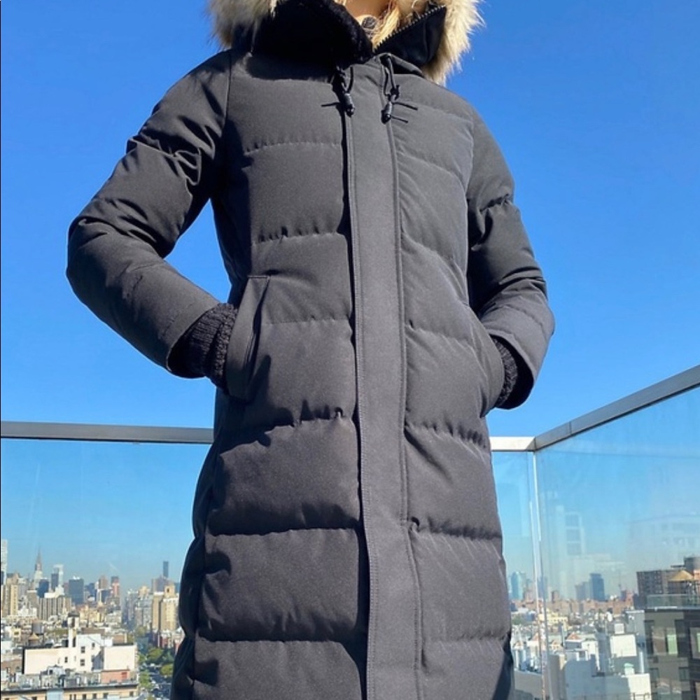 Aritzia St Anton Parka, Size M